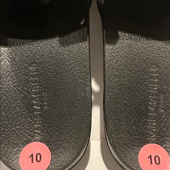 NWT Karl Lagerfeld Men’s Rubber Flip Flops in Black with White Karl Lagerfeld. main image 5